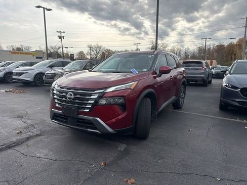 Used 2024 Nissan Rogue SL image 5