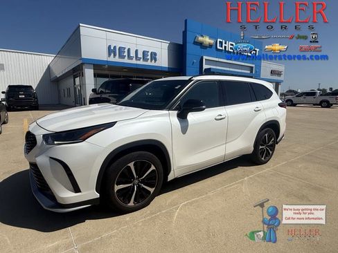 Used 2021 Toyota Highlander XSE AWD/4WD image 1