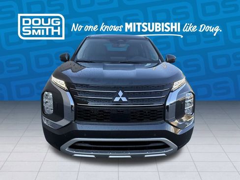 New 2025 Mitsubishi Outlander SE image 6