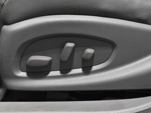 Used 2019 Chevrolet Impala LT image 4