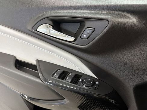 Certified 2025 Chevrolet Trax LT w/ LT Convenience Package image 20