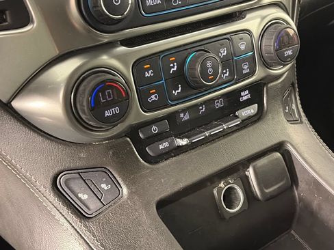 Used 2019 Chevrolet Suburban LT AWD/4WD image 21