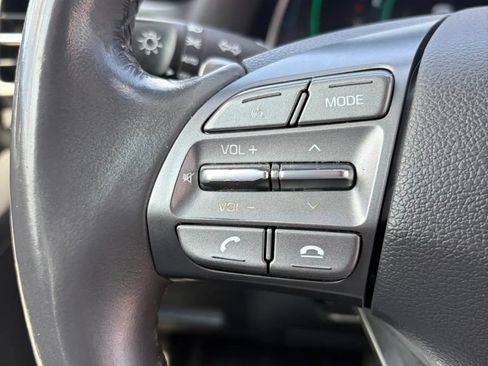 Used 2022 Hyundai Ioniq Limited FWD image 21