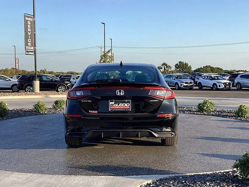 Used 2023 Honda Civic Sport image 7
