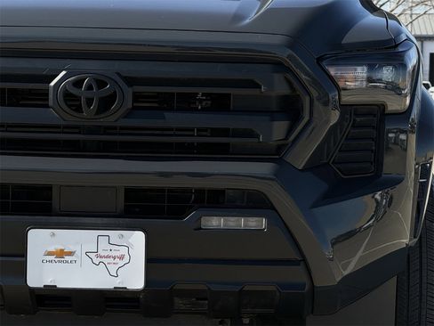 Used 2025 Toyota Tacoma SR5 image 8