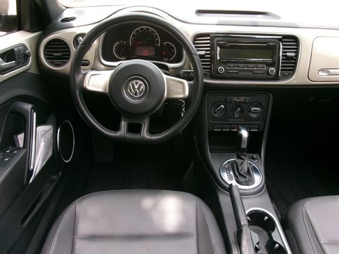 Used 2013 Volkswagen Beetle 2.5 50's Edition FWD image 21
