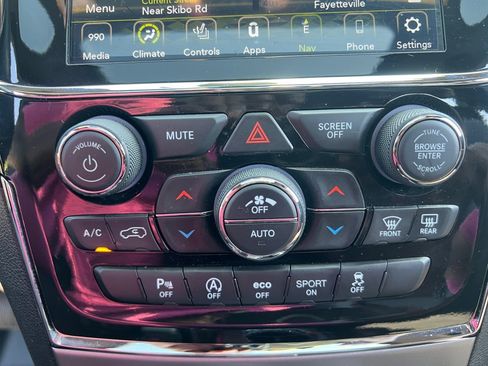 Used 2021 Jeep Grand Cherokee Laredo X image 18