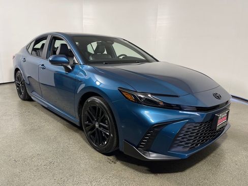 New 2026 Toyota Camry SE image 1