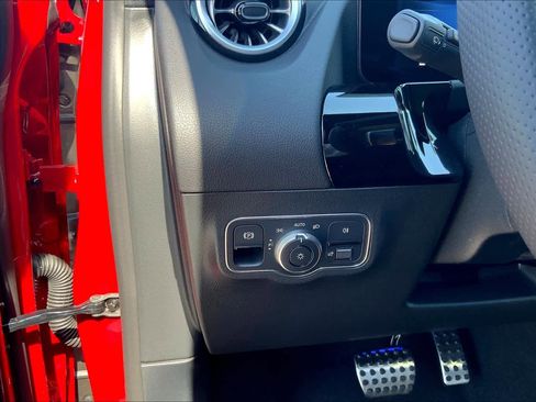 New 2025 Mercedes-Benz GLA 250 image 12