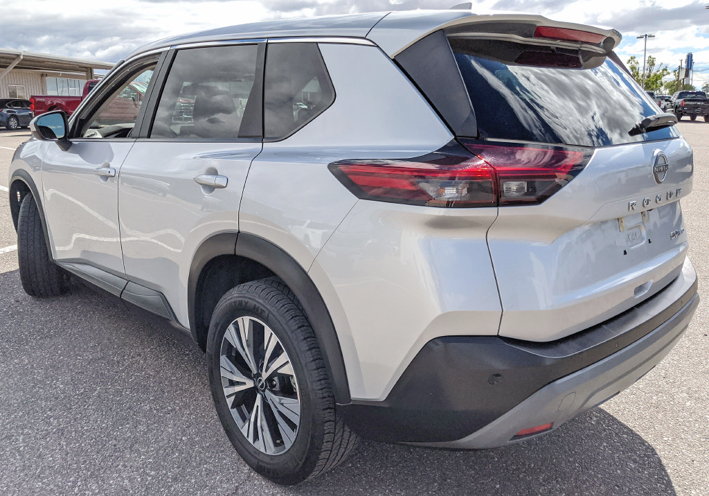 Used 2023 Nissan Rogue SV AWD/4WD image 4