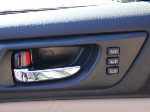 Used 2018 Subaru Outback 2.5i Limited image 18