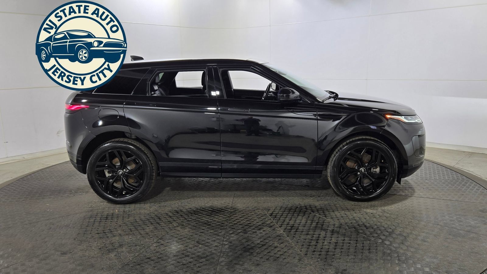 Used 2022 Land Rover Range Rover Evoque SE AWD/4WD image 8