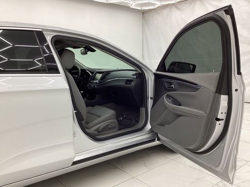 Used 2018 Chevrolet Impala LT w/ LT Convenience Package FWD image 17
