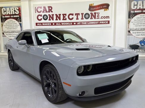 Used 2021 Dodge Challenger SXT w/ Blacktop Package RWD image 2