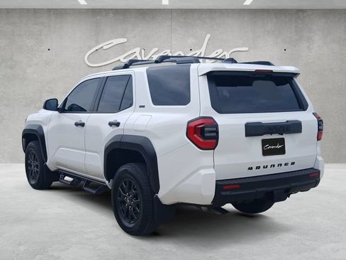 Used 2026 Toyota 4Runner SR5 AWD/4WD image 15