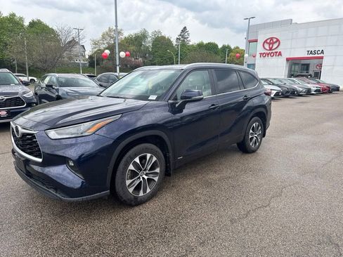 Used 2025 Toyota Highlander XLE AWD/4WD image 6