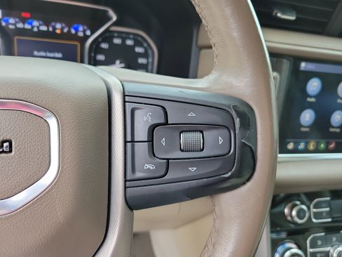 Used 2021 GMC Yukon XL Denali image 13