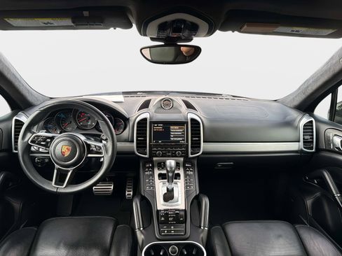 Used 2015 Porsche Cayenne Turbo AWD/4WD image 34