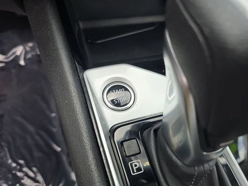 Used 2024 Nissan Altima 2.5 SV FWD image 24