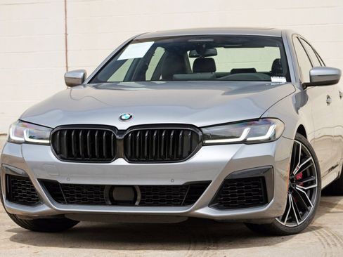Used 2023 BMW 540i w/ M Sport Package RWD image 3