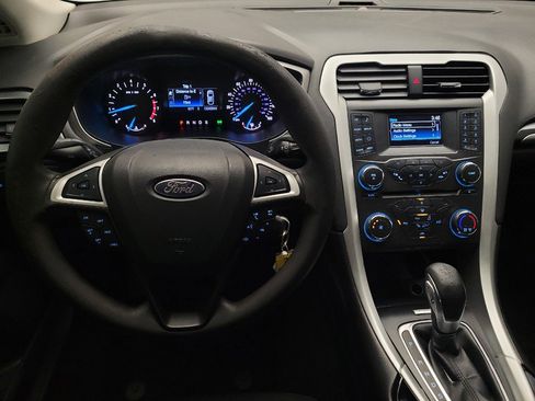 Used 2016 Ford Fusion SE FWD image 22