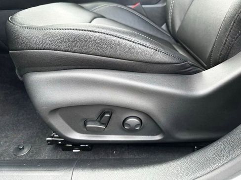 New 2025 Jeep Compass Limited image 19