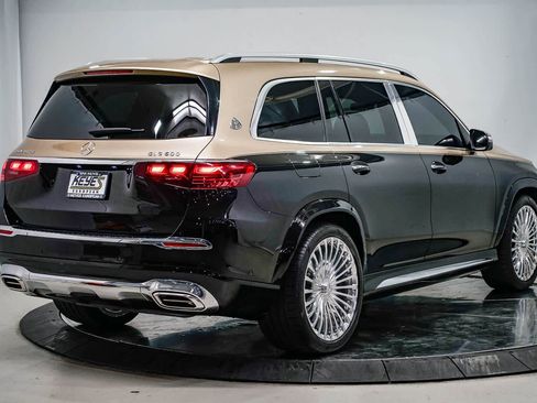 Used 2024 Mercedes-Benz Maybach GLS 600 4MATIC image 4