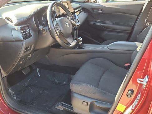 Used 2018 Toyota C-HR image 11