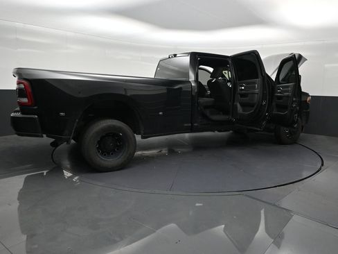 Used 2024 RAM 3500 Big Horn w/ Night Edition AWD/4WD image 31