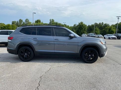 Used 2023 Volkswagen Atlas SE AWD/4WD image 8