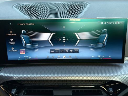 New 2026 BMW 330i xDrive Sedan w/ Parking Assistance Package image 33