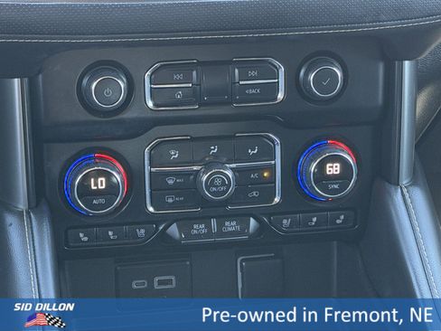 Used 2022 Chevrolet Suburban Premier AWD/4WD image 13