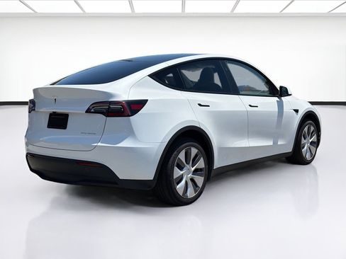 Used 2023 Tesla Model Y Long Range AWD/4WD image 4
