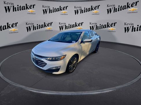 Used 2025 Chevrolet Malibu LT image 4