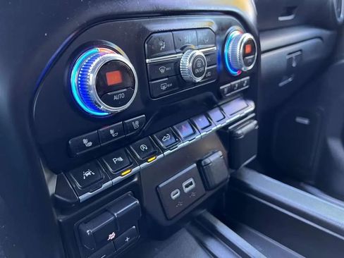 Used 2021 GMC Sierra 1500 SLT image 40