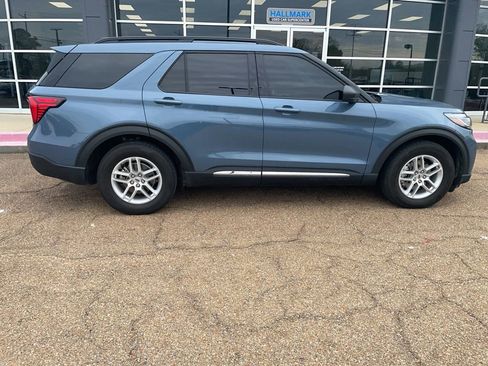 Used 2025 Ford Explorer Active w/ Active Comfort Package image 12