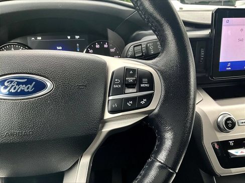 Used 2021 Ford Explorer XLT AWD/4WD image 14