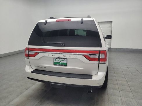 Used 2017 Lincoln Navigator Reserve image 7