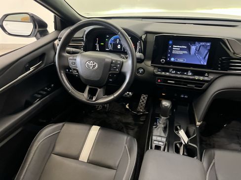 Used 2025 Toyota Camry SE FWD image 34