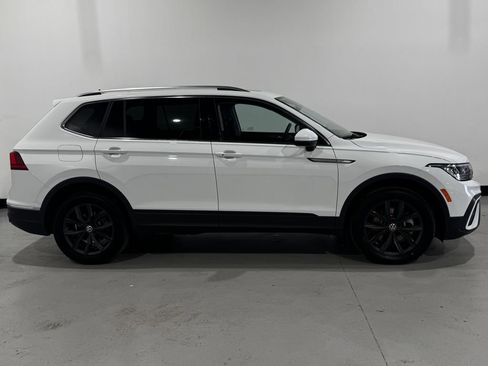 Used 2024 Volkswagen Tiguan SE FWD image 21