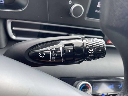 Used 2025 Hyundai Elantra Hybrid FWD image 31