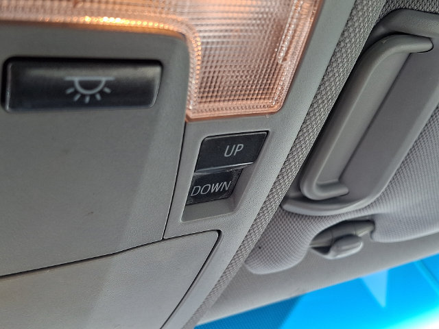 Used 2015 Toyota Camry SE w/ Moonroof Package FWD image 24