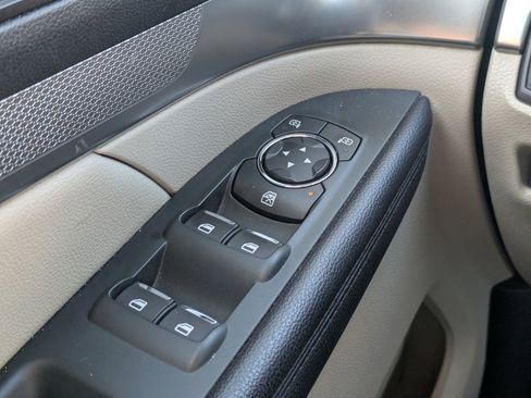 Used 2018 Ford Explorer XLT w/ Equipment Group 202A image 28