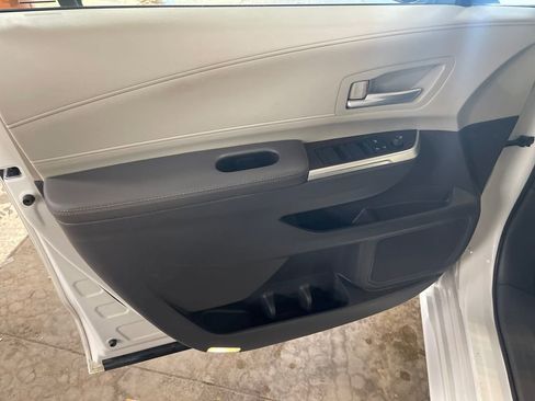 Certified 2023 Toyota Sienna XLE AWD/4WD image 14