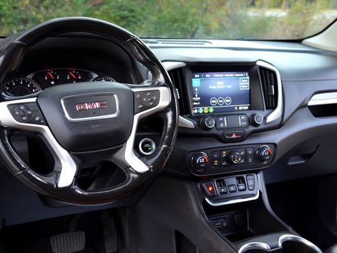 Used 2019 GMC Terrain SLT w/ Preferred Package image 18