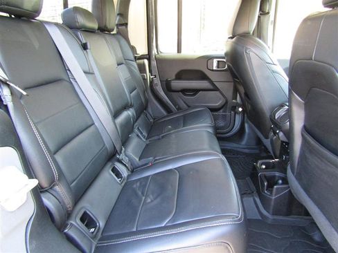 Used 2021 Jeep Gladiator Overland w/ Popular Equipment Package image 36