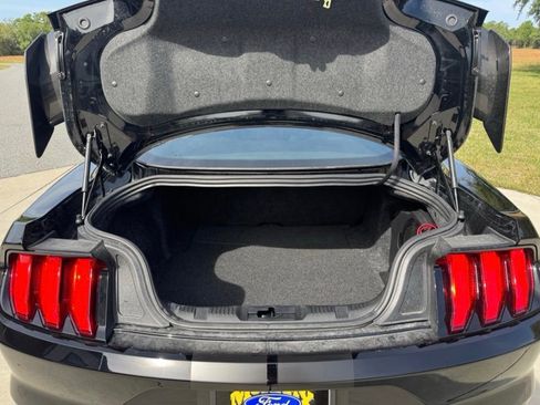 Used 2021 Ford Mustang Shelby GT500 w/ Carbon Fiber Track Pack image 22