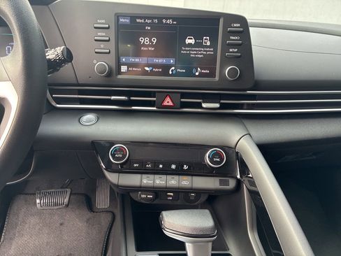 New 2026 Hyundai Elantra Hybrid FWD image 23