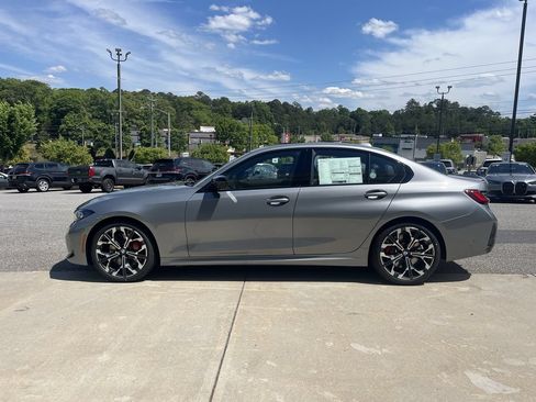 Used 2026 BMW 330i Sedan w/ M Sport Package RWD image 5