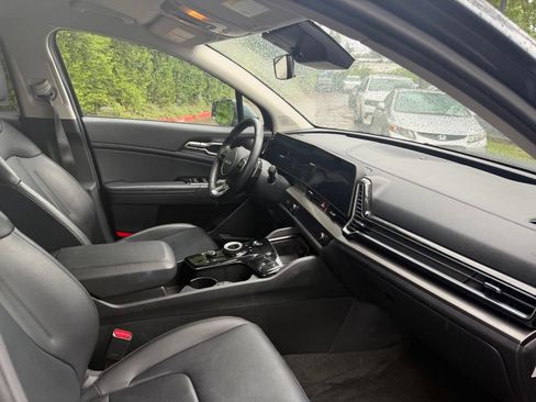 Certified 2025 Kia Sportage EX AWD/4WD image 16